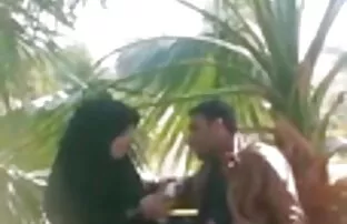 सेक्सी ट्रांस लड़की झटके और साउथ इंडियन सेक्सी मूवी