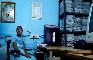 Tättoowierte लेस्बियन झटका लगा है रेखा की सेक्सी मूवी