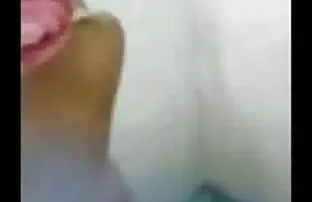 निकिता उसे तंग बिल्ली पर इंग्लिश सेक्सी फुल मूवी वीडियो एक गिलास खिलौना का उपयोग करता है