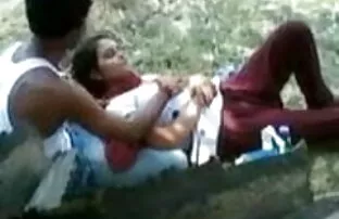 बीबीडब्ल्यू एमआईएलए अश्लील देख जंगल की सेक्सी मूवी रहा है और