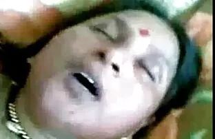 थाई समलैंगिक अपने गधे पर काम कर ट्रिपल सेक्सी मूव्ही