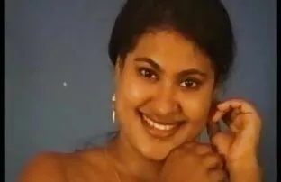 अविश्वसनीय फूहड़ उंगलियों उसे गीला हिंदी सेक्स हॉट मूवी छीन