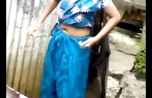 बड़े सेक्स फिल्में सेक्सी स्तन के साथ BURPS