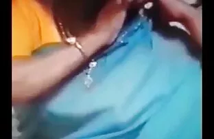 गर्म सुनहरे बालों वाली लड़की बेकार है स्लीपिंग सेक्सी मूवी मुर्गा फोन पर बात करते हुए