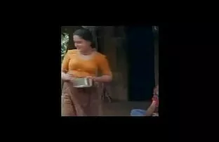 सुनहरे बालों वाली बेब गुजराती सेक्सी मूवी पिक्चर पूल के बगल में गड़बड़