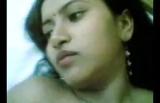 जेलेना धोती है और उसके टब में उसे सुंदर स्तन तरबूज पैच मूवी सेक्सी इंडियन के साथ खेलता है!